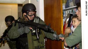 Alan Diaz, who took Elian Gonzalez photo, dies at 71