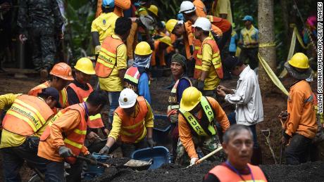 What are the options for rescuing the trapped Thai soccer team?