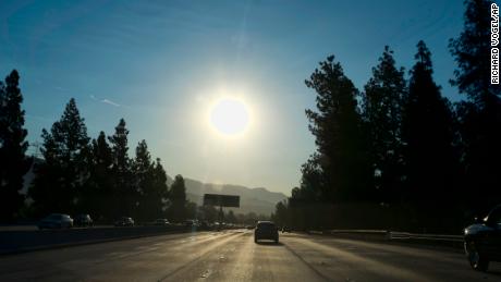 Still no power for about 1,900 after heat wave hits Los Angeles