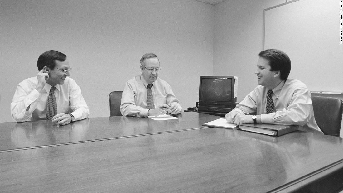 From left, Deputy Independent Counsel John Bates, Starr and Kavanaugh meet in the Office of the Solicitor General during the Whitewater investigation in November 1996.