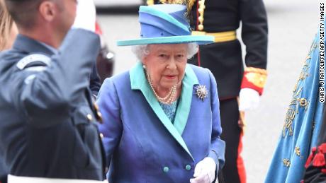 When attending an event, guests should not leave before Queen Elizabeth does.  