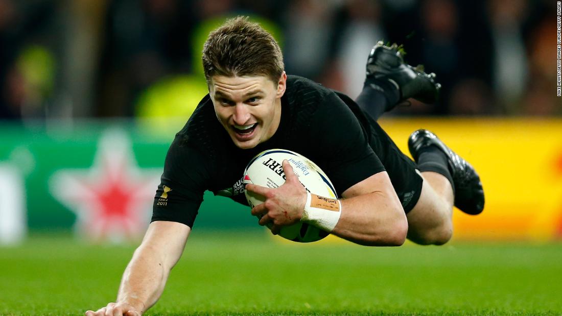 New Zealand became the first side to retain the Rugby World Cup after defeating Australia 34-17 in the final at Twickenham Stadium. 