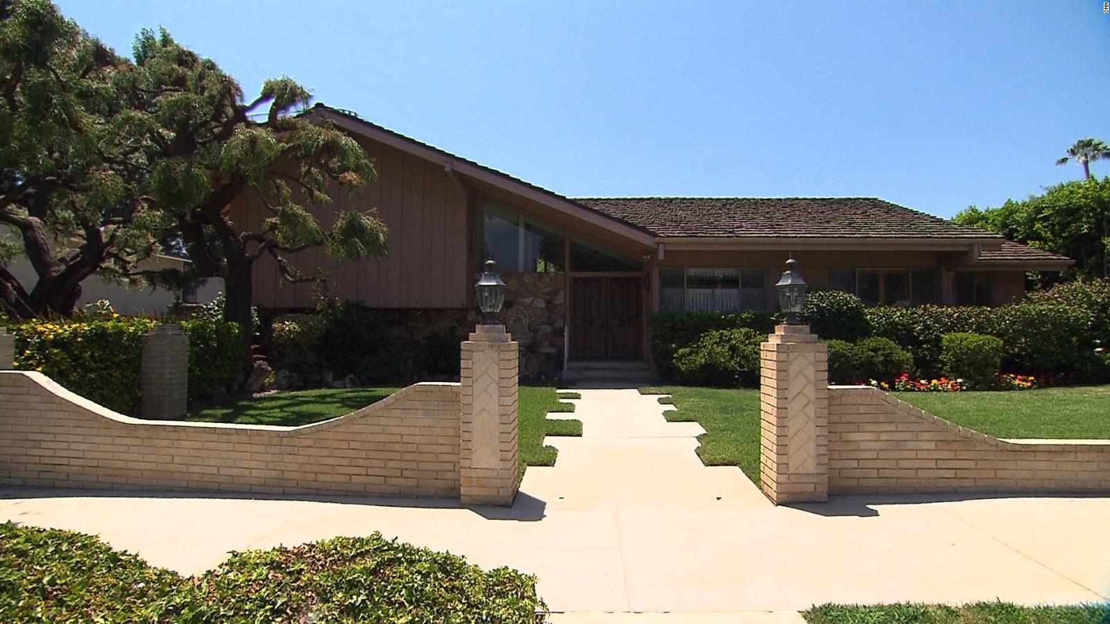 Look inside 'The Brady Bunch' house CNN Video