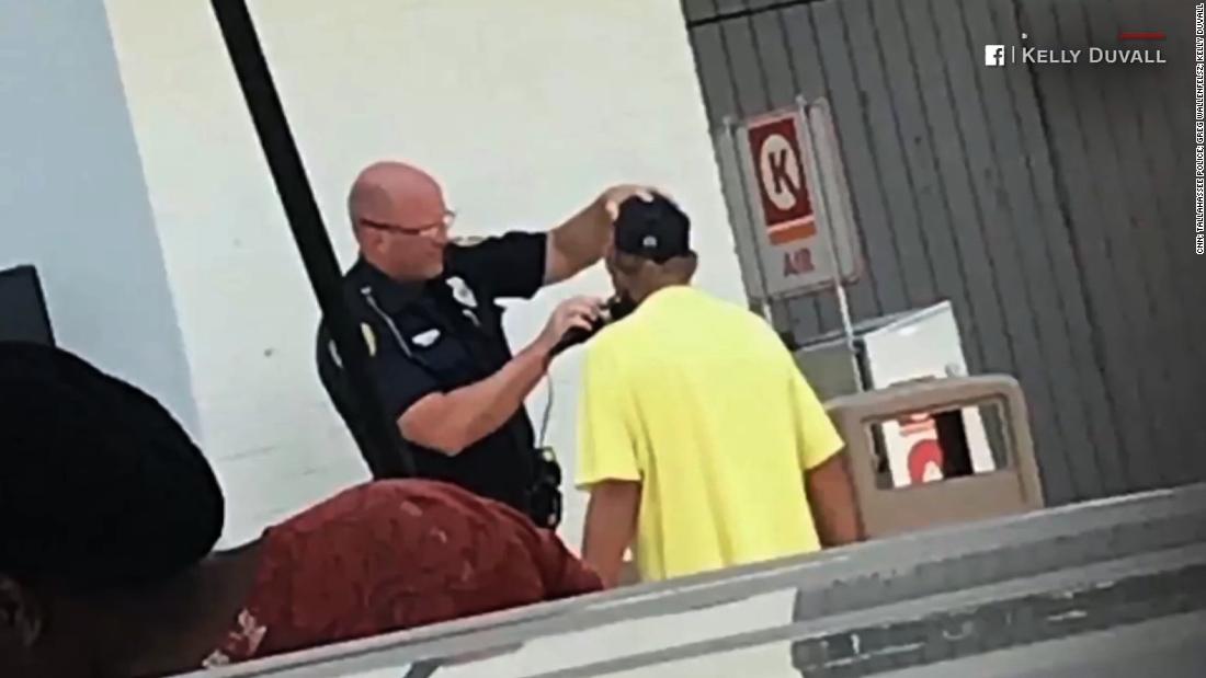 Officers Act Of Kindness Caught On Video Cnn Video 