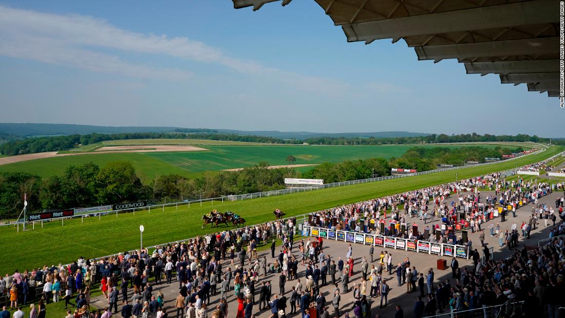 Dating back to 1802, the event is a favorite with punters and boasts spectacular views across the south England countryside. 