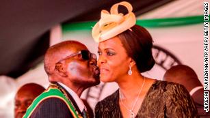 &#39;I looked at her lustfully, then kissed her,&#39; Mugabe on wooing his wife