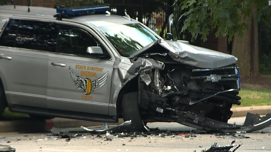 See Suspect Slam Suv Into Police Vehicle Cnn Video 0204