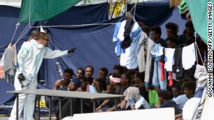 Salvini facing investigation as migrants in Italy finally allowed to disembark 