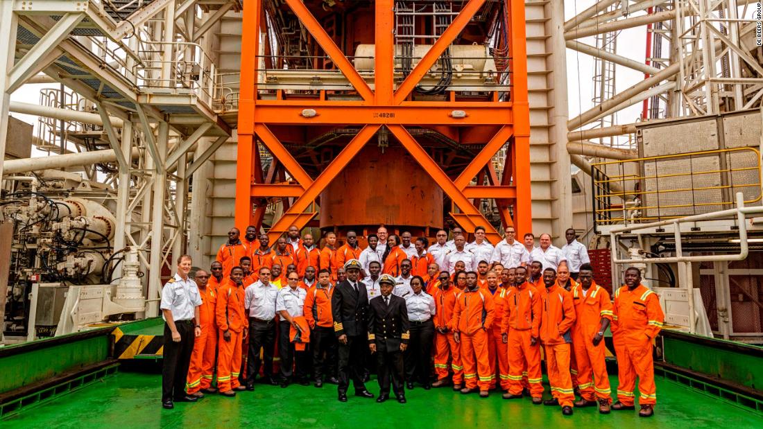 Each mining ship has a team of 120, with 60 people working on board for each 28-day rotation. Employees are flown by helicopter to and from the vessel.&lt;br /&gt;