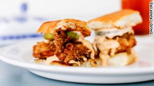 Brands are beefing about who has the best chicken sandwich, and it&#39;s a mess 