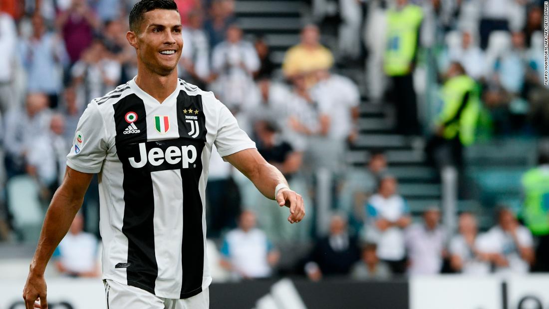 cr7 in juventus jersey