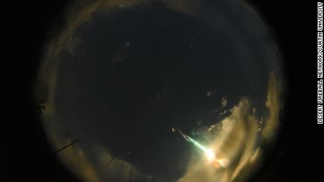 Watch as 'fireball' lights up Australia's sky 