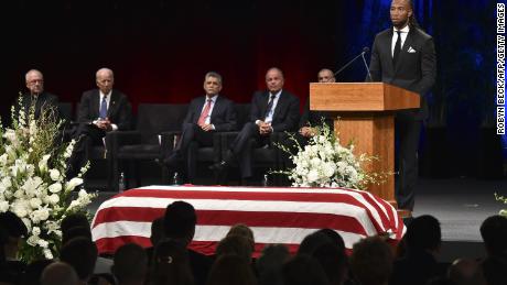 Washington set to honor McCain as his body lies in state at the US Capitol