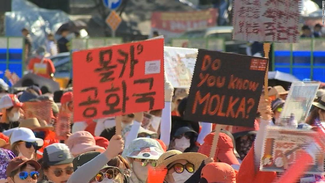 South Korean Men Are Fighting Against Feminism Cnn