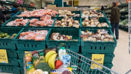 4 million children in UK too poor to have healthy diet, report claims
