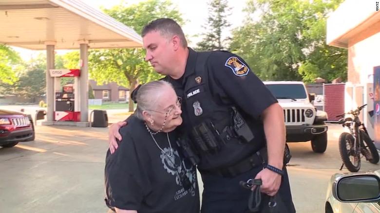 A widow only had $3 for gas, so a cop fills up her tank and inspires over $7,000 in donation to help