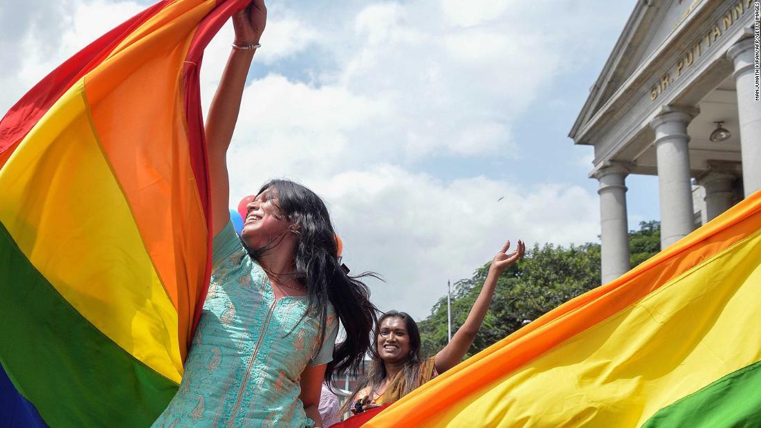 La India Despenaliza Las Relaciones Homosexuales Cnn Video
