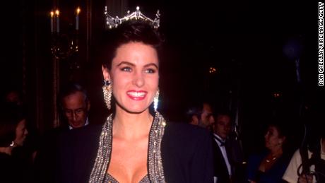 Carolyn Suzanne Sapp was crowned Miss America 1992 in the year prior.