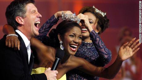 Ericka Dunlap, former Miss Florida, is crowned Miss America 2004.