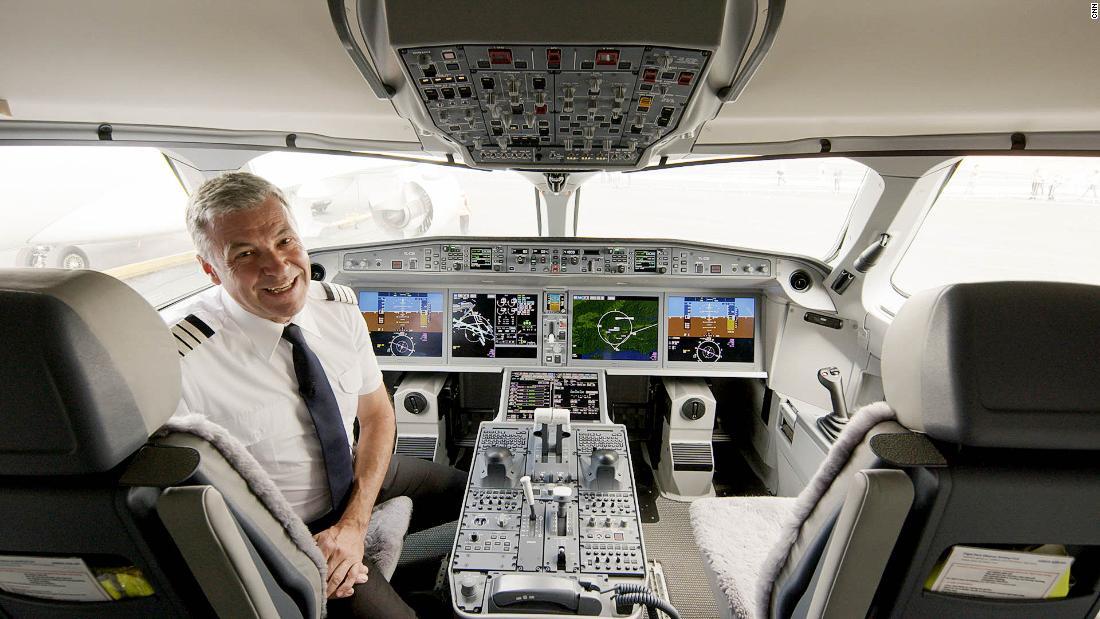 Así Funciona La Cabina Digitalizada Del Avión Airbus A220 Cnn Video