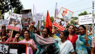Lutte des femmes contre les abus sexuels 180913125008-kerala-rape-allegation-protests-medium-plus-169
