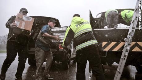 He served 3.6 million free meals in Puerto Rico after Hurricane Maria. Now he&#39;s feeding people hit by Florence