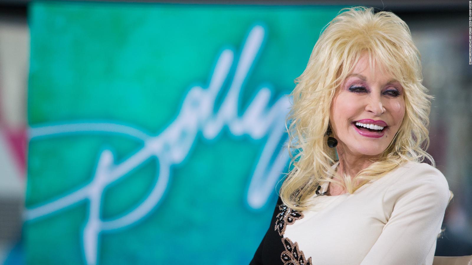 Dolly Parton is a one-woman 