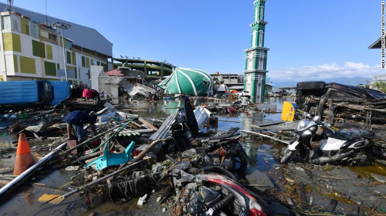 Indonesia Tsunami And Earthquake Rescuers Race To Aid Victims As