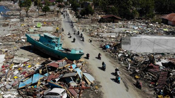Indonesian government accused of mishandling tsunami warnings - CNN