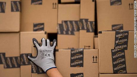 Amazon announces $15 minimum wage for all US employees