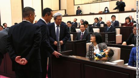 The moment in November 2017 when Japanese politician Yuka Ogata was confronted about her decision to bring her baby son into the Kumamoto council chamber.