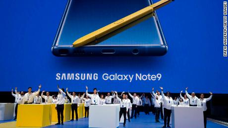 Analysts expect Samsung to report disappointing smartphone sales despite the release of its new Galaxy Note 9.