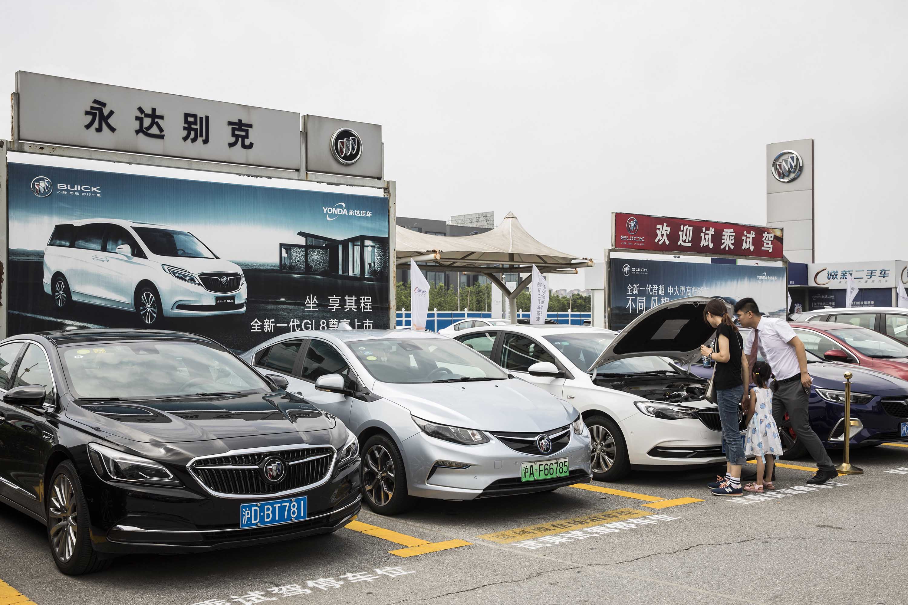 China Is Buying Fewer Cars Gm And Vw Are Feeling The Pain Cnn