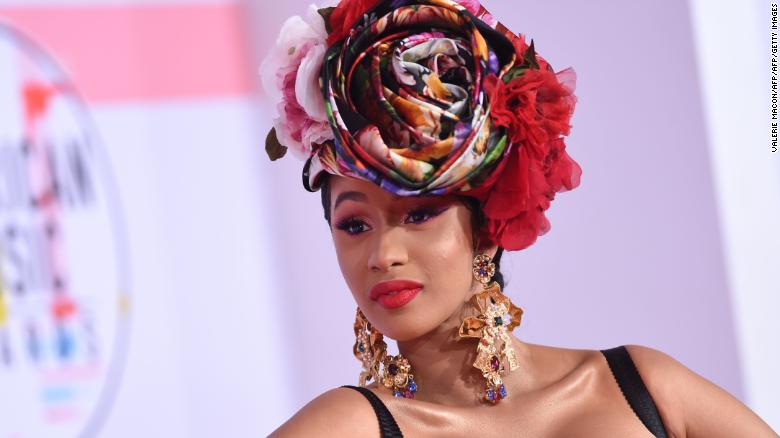 cardi b calls for an end to the shutdown - cardi b slams trump s shutdown on instagram