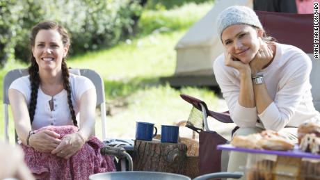 Ione Skye, Jennifer Garner in 'Camping'