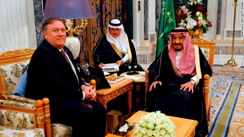 Saudi Arabia&#39;s King Salman, right meets with US Secretary of State Mike Pompeo in Riyadh.