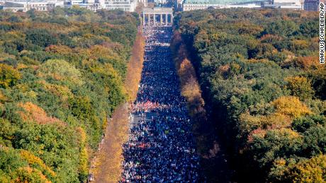Police estimated that more than 100,000 people demonstrated against racism and right-wing extremism in Berlin on Saturday.