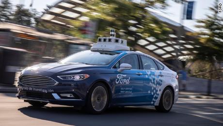 In the United States, Ford is already testing its self-driving cars in Miami and plans to bring them to Washington.