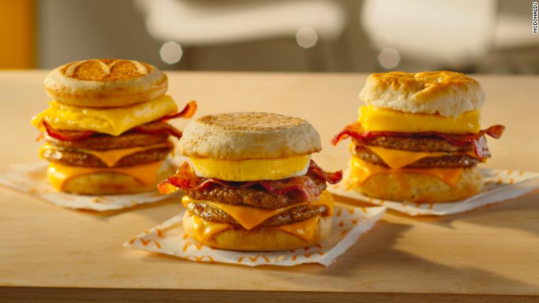 麦当劳在5年内增加了第一个新的早餐三明治