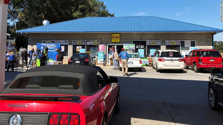 KC Mart, which sold the winning ticket, attracts visitors Wednesday near Simpsonville, South Carolina.