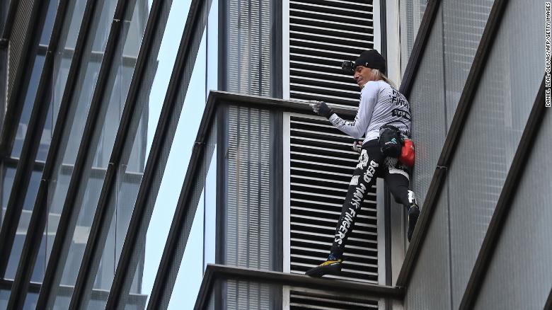 'French Spiderman' climbs London skyscraper