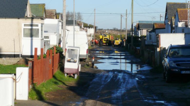 在Jaywick Sands投资之前的典型街景。