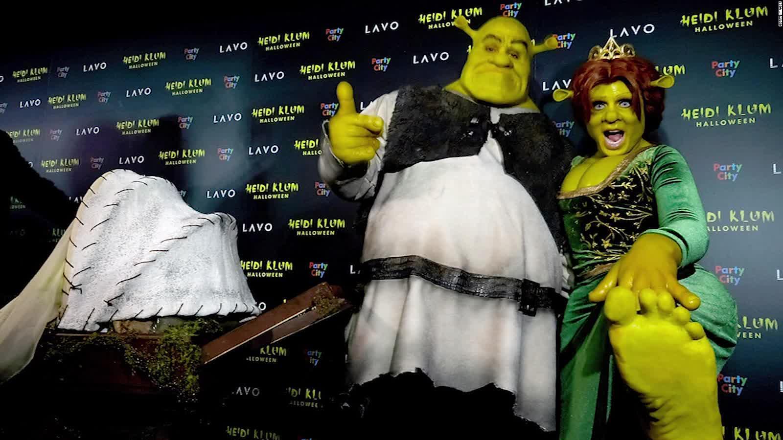 Heidi Klum dons epic 'Shrek' princess costume - CNN Video