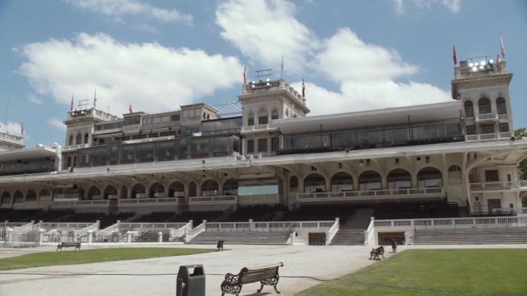 La yegua Winx salió por la puerta grande en el Queen Elizabeth Stakes - CNN  Video