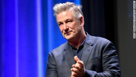 Alec Baldwin falls for classic New York scam