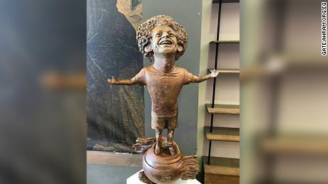 Mo Salah&#39;s statue has social media in stitches