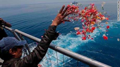 Lion Air: Sensor was replaced day before crash but problems persisted