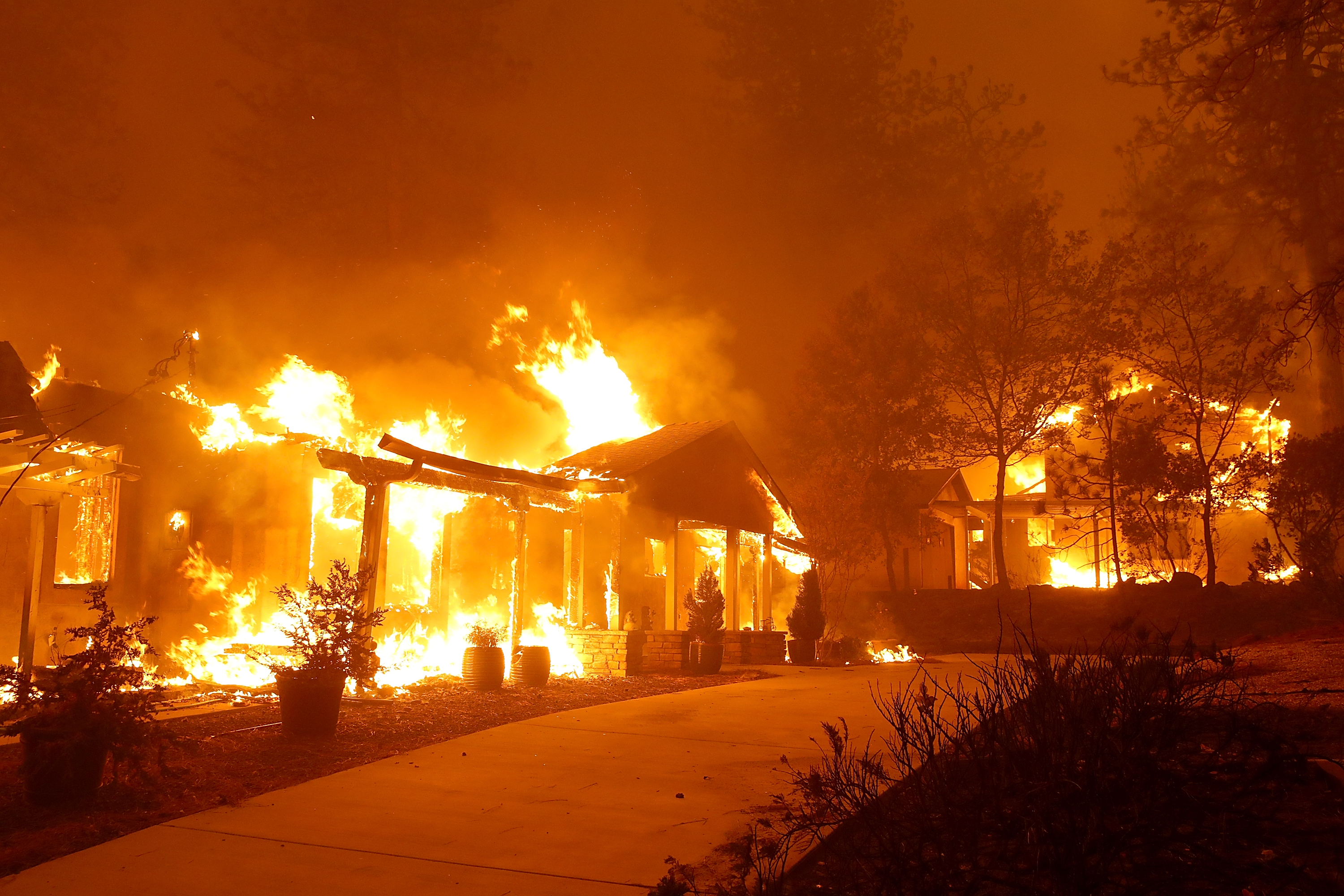 California Fires 9 Dead As 3 Major Blazes Burn Across The State Cnn