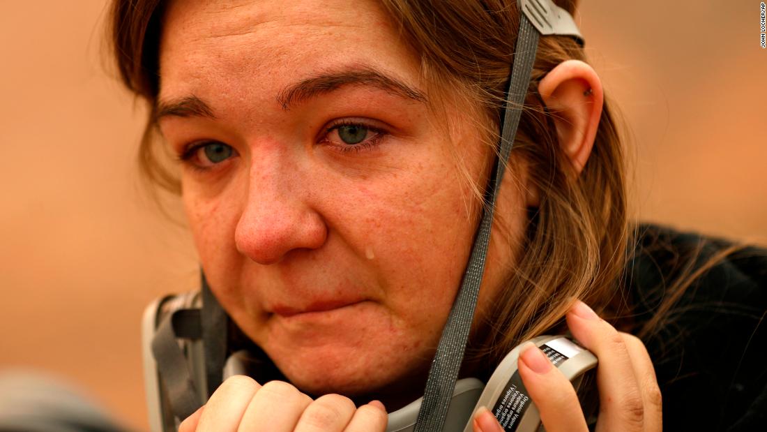 Araya Cipollini cries November 10 near the remains of her family&#39;s home in Paradise.