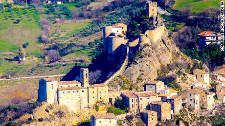 Italy castle tz